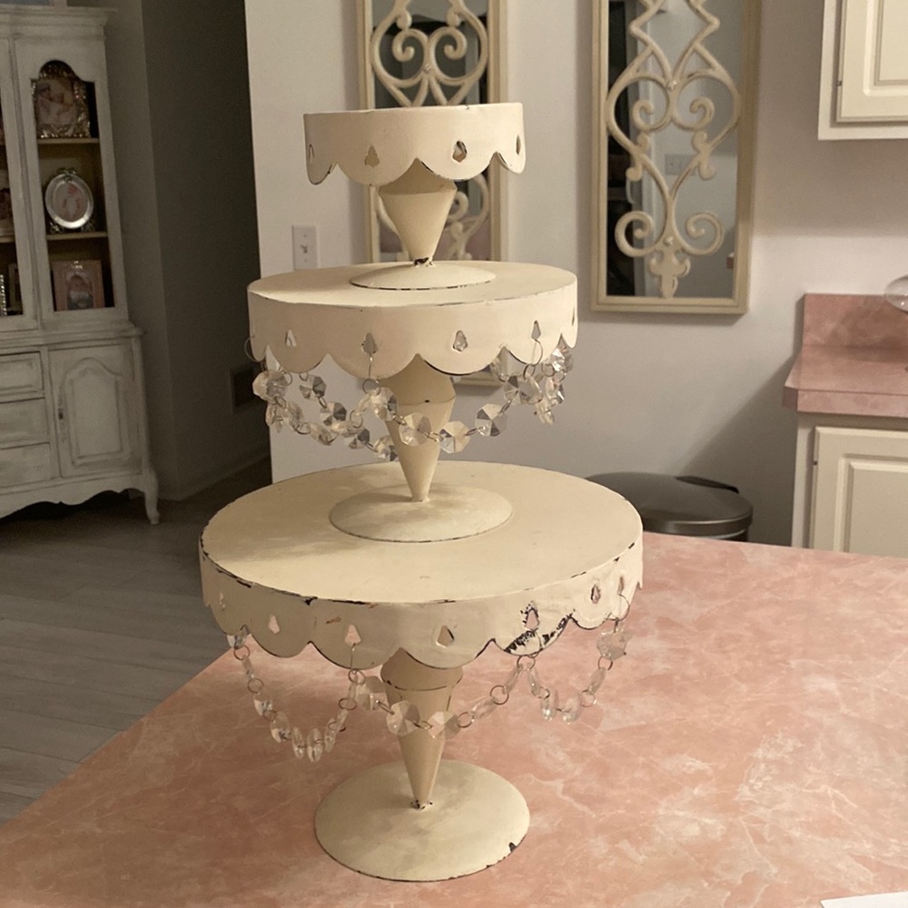 Cake stand